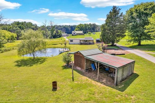 106 James Brown Ln, Hilham, TN, 38568-6214 | Card Image