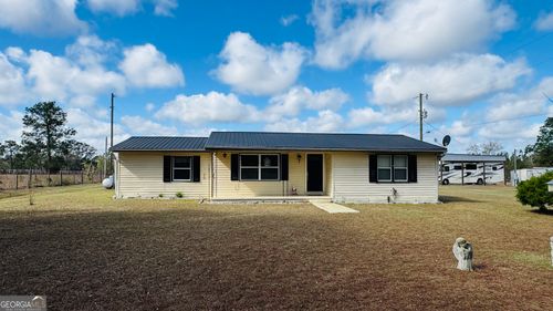 747 Ralph Perry Cir, Collins, GA, 30421-8419 | Card Image