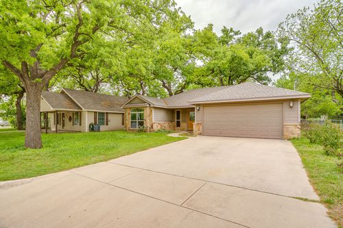 212 W 1st St, Weatherford, TX, 76086-2004 | Card Image