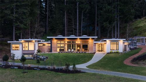 5100 Jagtar'S Way, Saanich, BC, V9E2H7 | Card Image