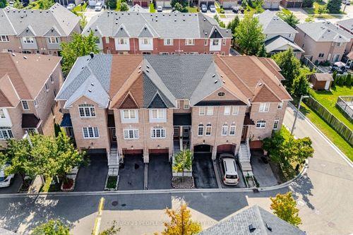 7090 Fairmeadow Cres, Mississauga, ON, L5N8R5 | Card Image
