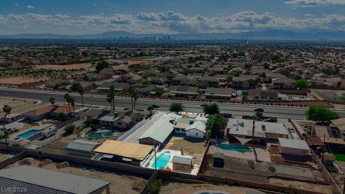 706 N Hollywood Blvd, Las Vegas, NV, 89110-4151 | Card Image