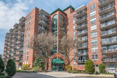 apt-211-300 Main St, Little Falls, NJ, 07424-1358 | Card Image