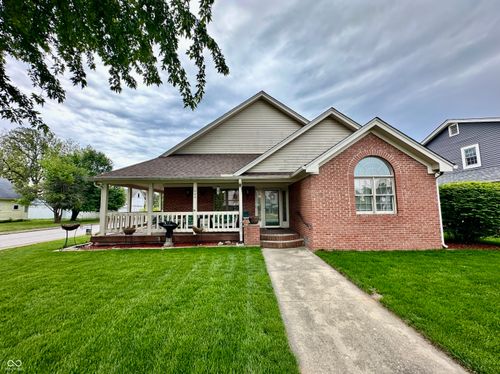 889 E Washington St, Martinsville, IN, 46151-1603 | Card Image