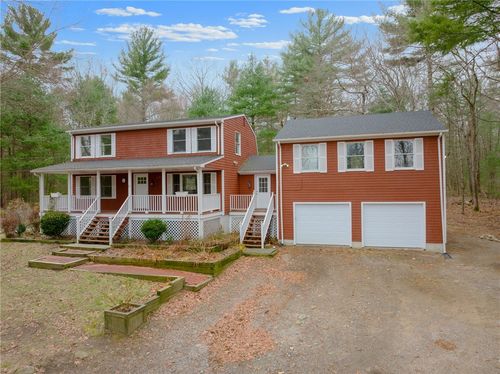 215 Fenner Hill Rd, Hope Valley, RI, 02832-1230 | Card Image