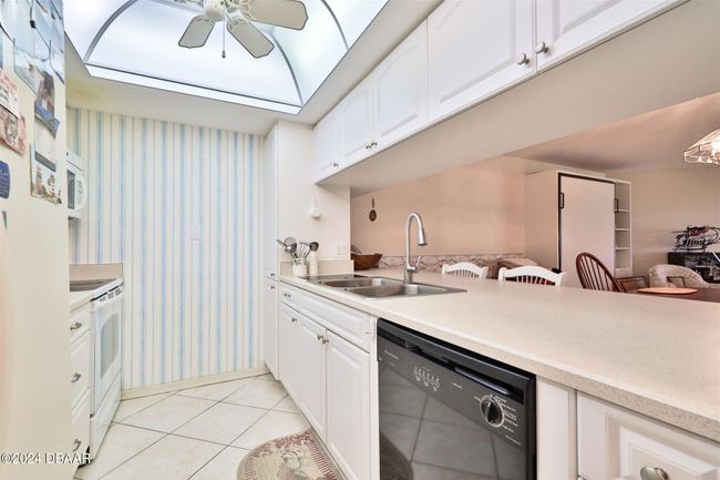 108R - 944 S Peninsula Dr, Condo with 1 bedrooms, 2 bathrooms and null parking in Daytona Beach FL | Image 10