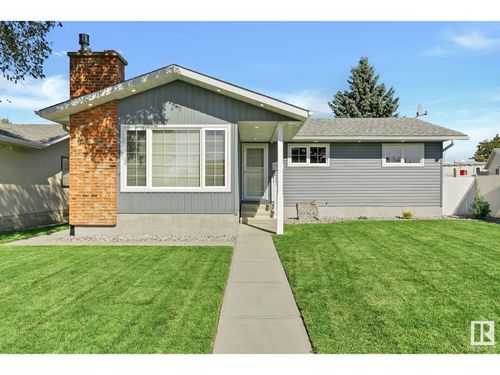 8608 151 Ave Nw, Edmonton, AB, T5E5Y2 | Card Image