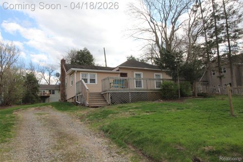 120 E Lafayette St, Milford, MI, 48381-2353 | Card Image