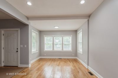 8020 S Brandon Avenue, House other with 3 bedrooms, 2 bathrooms and 2 parking in Chicago IL | Image 3