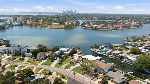 3876 Shore Acres Blvd Ne, ST PETERSBURG, FL, 33703-6056 | Card Image