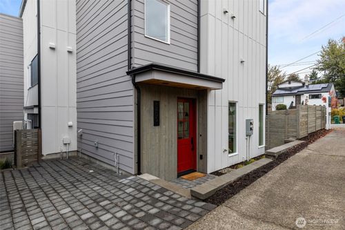 8405 42nd Ave Sw, Seattle, WA, 98136-2360 | Card Image