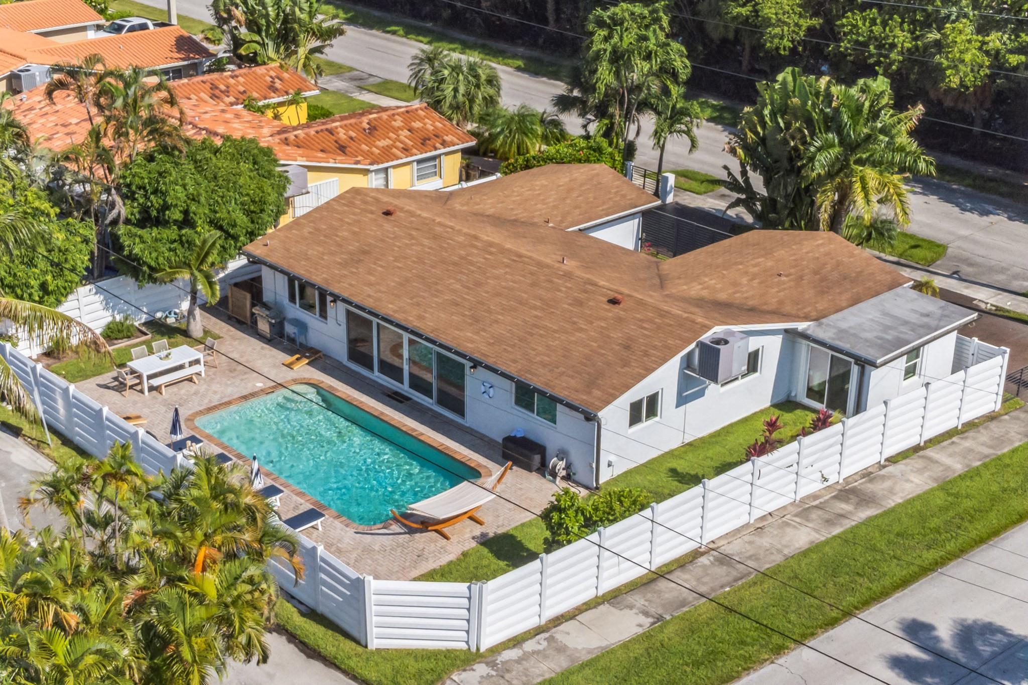 Arthur St, Hollywood, FL 33019