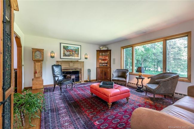 Living Room | Image 9