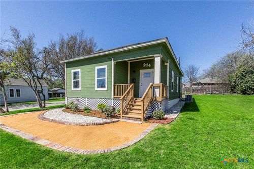 914 S 2nd St, Temple, TX, 76504-5888 | Card Image