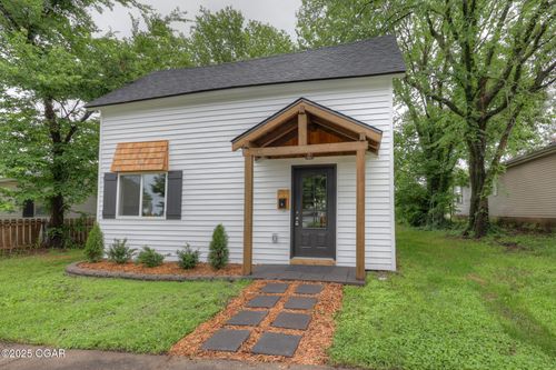 207 S Hall St, Webb City, MO, 64870-2321 | Card Image