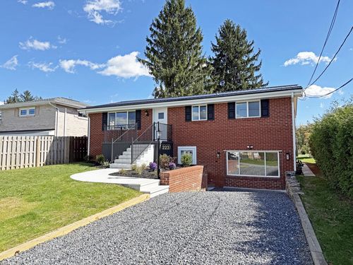223 Stenger St, Johnstown, PA, 15904-1615 | Card Image