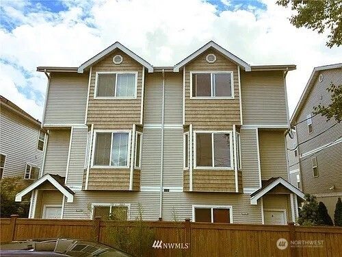 b-1121 N 94th St, Seattle, WA, 98103-3305 | Card Image
