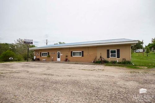 305 6th St, Wakefield, KS, 67487-5403 | Card Image