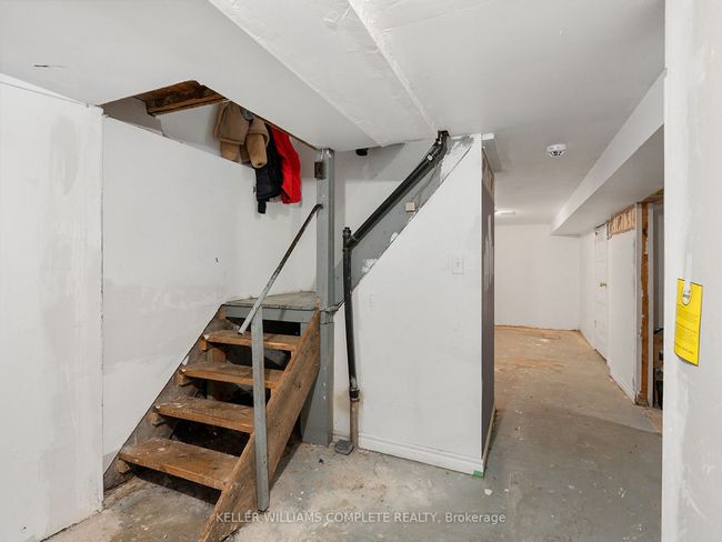 174 Park Row N, House other with 2 bedrooms, 2 bathrooms and null parking in Hamilton ON | Image 33
