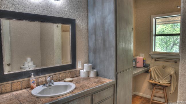 121 David Rankin Rd, House other with 3 bedrooms, 2 bathrooms and null parking in Leakey TX | Image 44