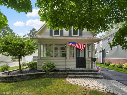 520 Parkdale Ave, Rochester, MI, 48307-1614 | Card Image