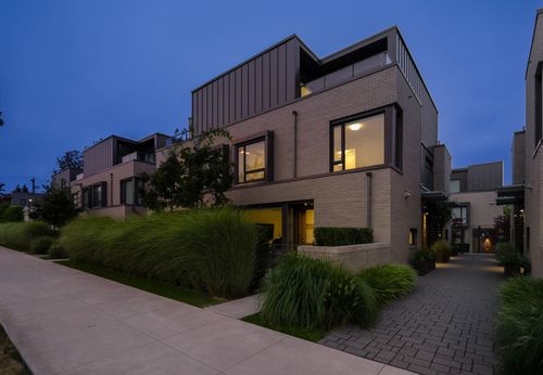 6840 Oak St, Vancouver, BC, V6P0K7 | Card Image