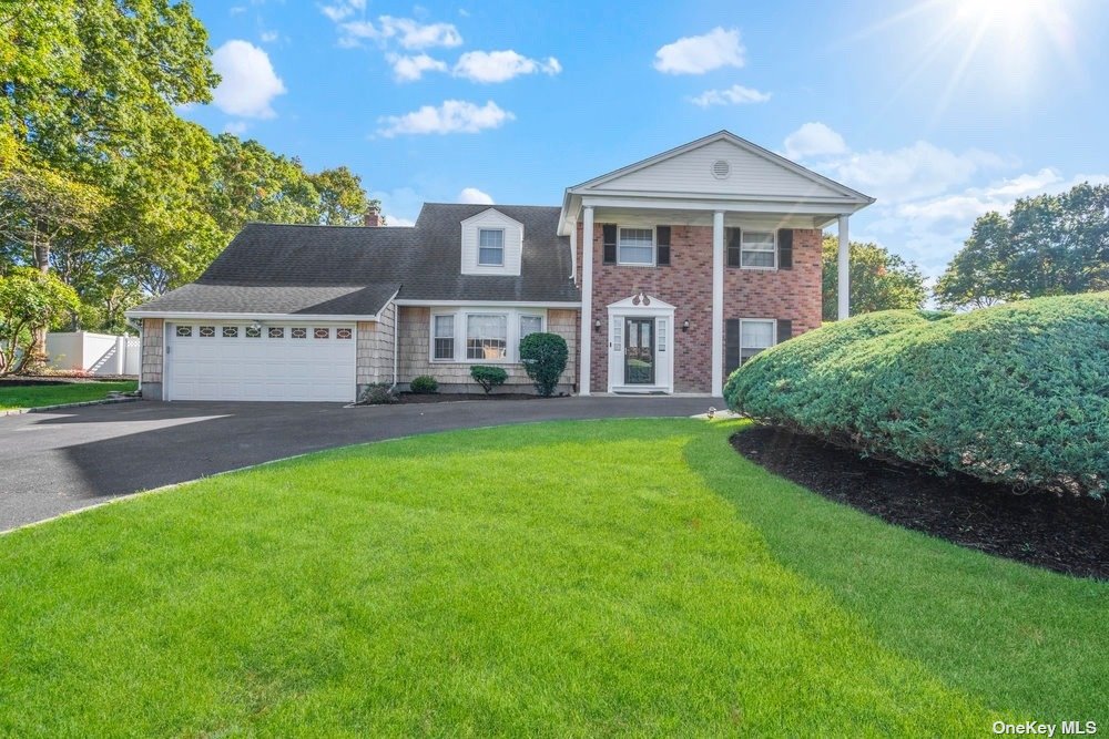 20 Courtney Drive, For Sale in Farmingville Zoocasa