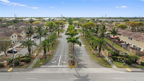 17847 Nw 74th Path, Hialeah, FL, 33015-8444 | Card Image