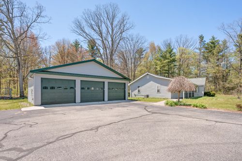 19077 12 Mile Rd, Big Rapids, MI, 49307-8802 | Card Image