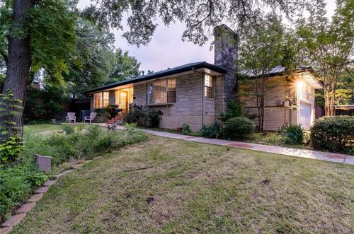 827 N Hampton Rd, Dallas, TX, 75208-3107 | Card Image