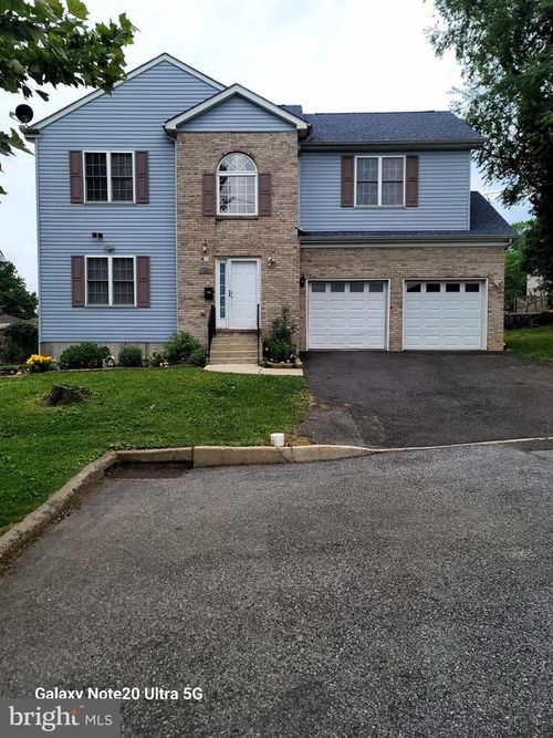 96 9th Ave, WILMINGTON, DE, 19805-4608 | Card Image