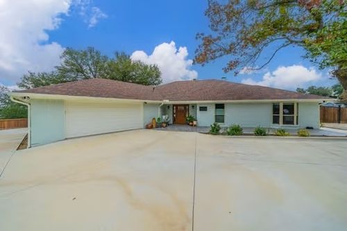 108 Bob White Ave, Weatherford, TX, 76086-6114 | Card Image