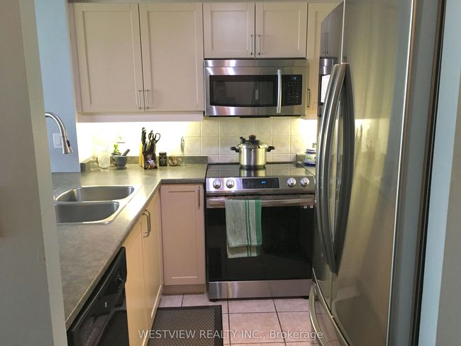 306 - 2111 Lake Shore Blvd W, Condo with 2 bedrooms, 2 bathrooms and 1 parking in Etobicoke ON | Image 14