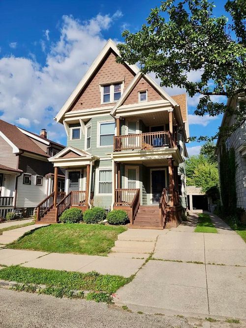2558 S Brisbane Ave, Milwaukee, WI, 53207 | Card Image