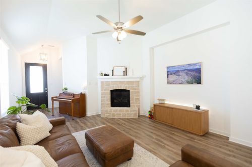 3918 Southbend Ct, Denison, TX, 75020-0719 | Card Image