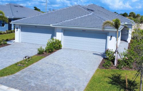 8225 Shore Lake Dr, ENGLEWOOD, FL, 34224-9329 | Card Image