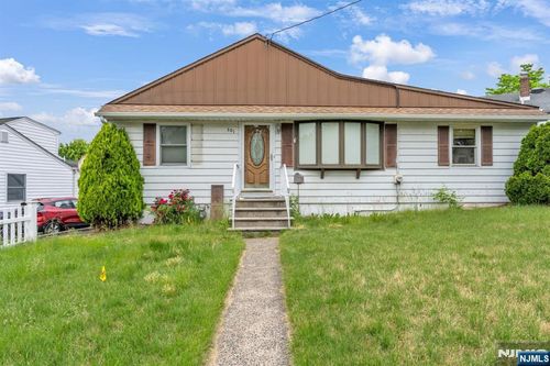 301 S Boulevard, Saddle Brook, NJ, 07663 | Card Image