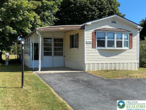 5905 Glencrest Blvd, Slatington, PA, 18080-3011 | Card Image