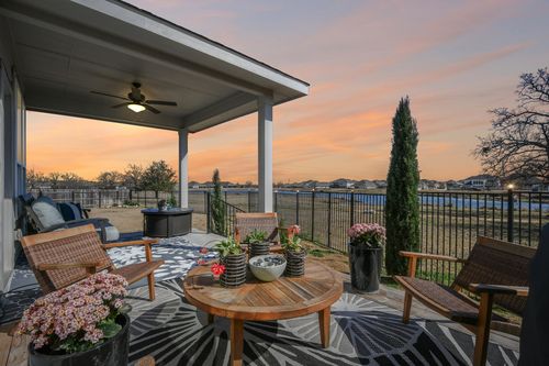 208 Locklin Dr, Liberty Hill, TX, 78642-2138 | Card Image