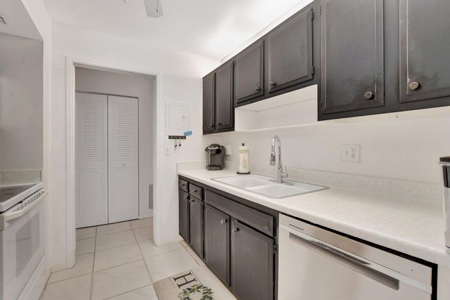 APT-1406W - 2121 N Ocean Blvd, Condo with 2 bedrooms, 2 bathrooms and null parking in Boca Raton FL | Image 9
