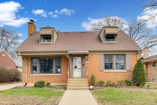 9309 S Lawndale Ave, Evergreen Park, IL, 60805-1833 | Card Image