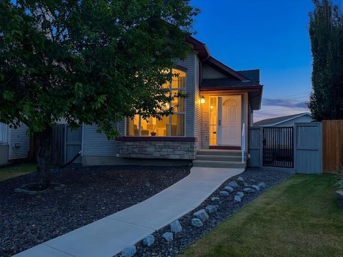 79 Cranberry Sq Se, Calgary, AB, T3M1J5 | Card Image