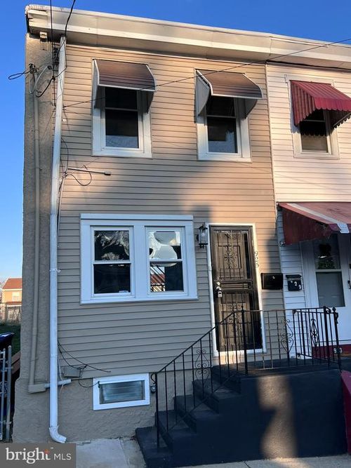 925 Central Ave, CHESTER, PA, 19013-2902 | Card Image