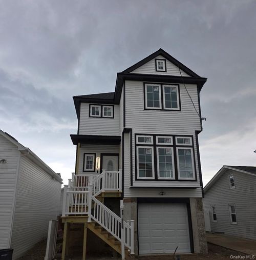 9 James St S, East Rockaway, NY, 11518-2017 | Card Image