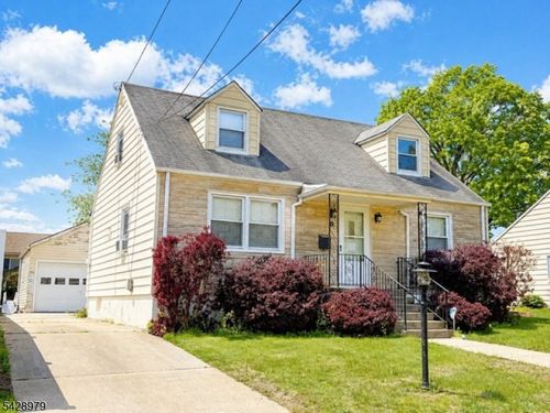 8 Blake Ave, Somerset, NJ, 08873-2003 | Card Image