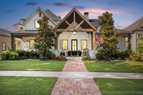 312 E Dallas St, Broken Arrow, OK, 74012-4115 | Card Image