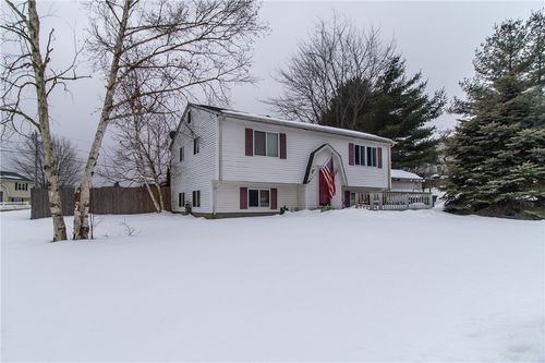 2 Kings Forest Ln, West Warwick, RI, 02893-7701 | Card Image