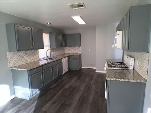 a-10133 Teneha Dr, Houston, TX, 77033-4225 | Card Image