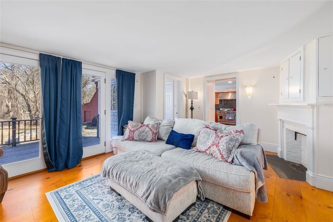 Family Room | Image 18