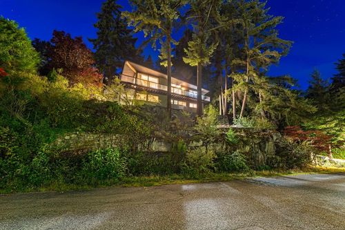 3980 Bayridge Ave, West Vancouver, BC, V7V3J5 | Card Image